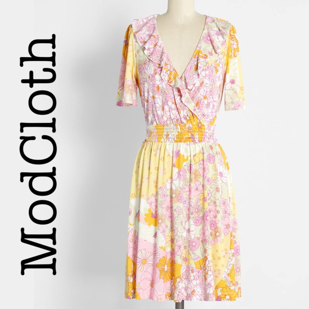 New ModCloth Marvelous Flower Medley Surplice Dress Size Small